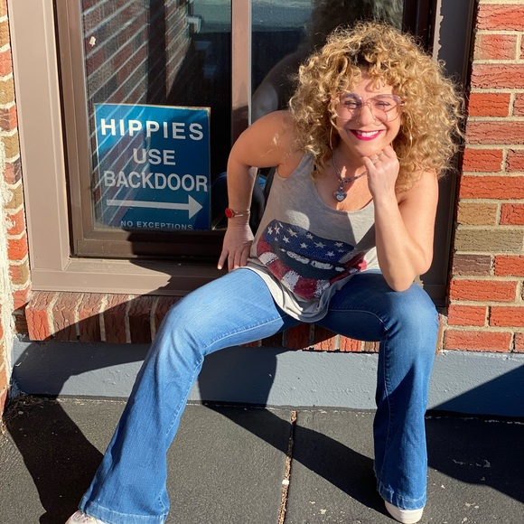 Meet your Posher, Antoinette - Picture 10 of 16